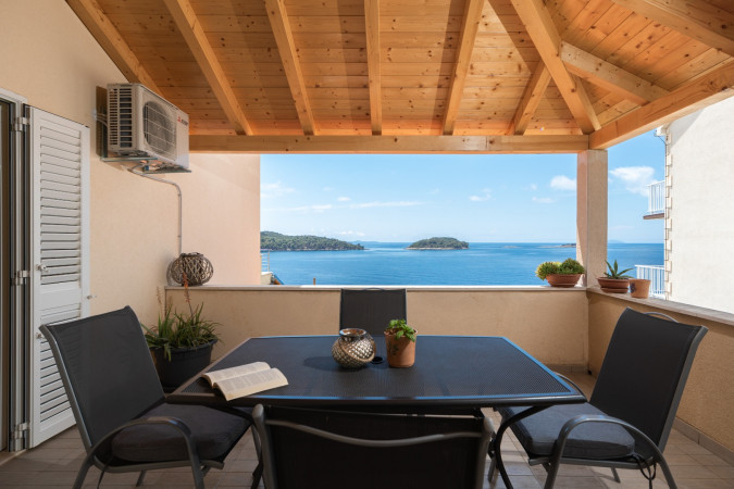 Peace, sun and the sea within easy reach, Villa Pudaric BLATO