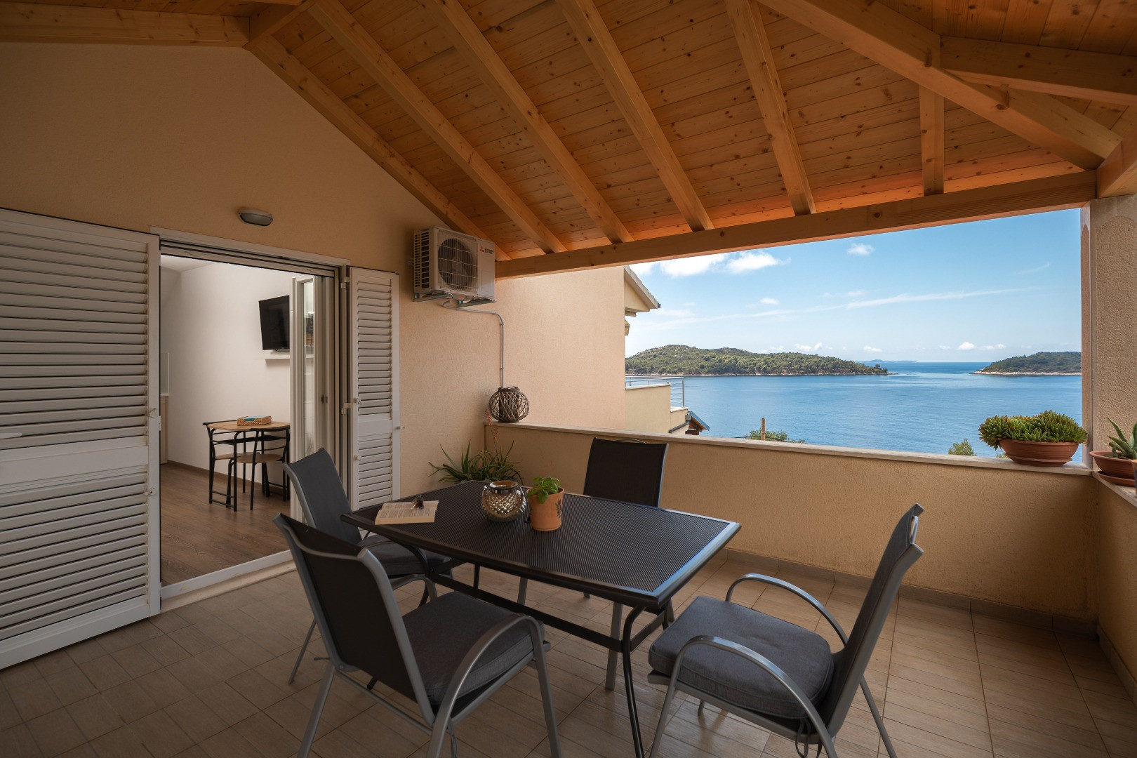 Villa Pudaric - A view that soothes, a sea that calls, and peace to remember, Villa Pudaric BLATO